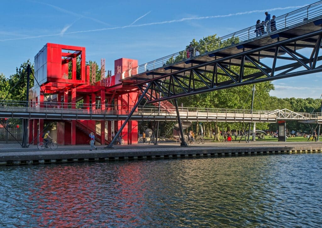 Canal de l'Ourcq - La folie des anges et la passerelle est