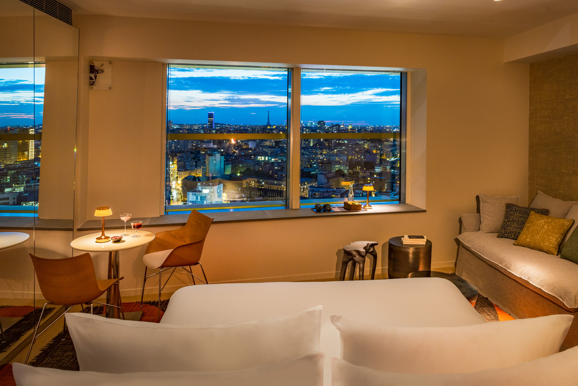 Suite_panoramique_vue_tour_eiffel_nuit (2)