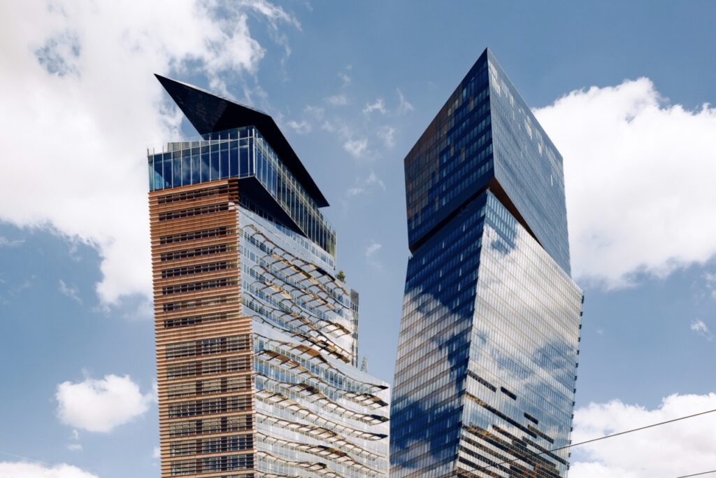 Les Tours Duo à Paris avec le TOO Hôtel au sommet, un bijou architectural offrant une vue panoramique exceptionnelle sur la capitale.