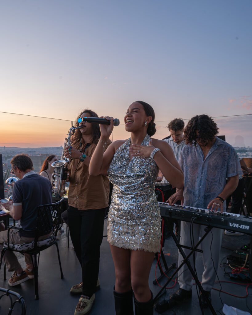Concert live Ledgers group on the rooftop