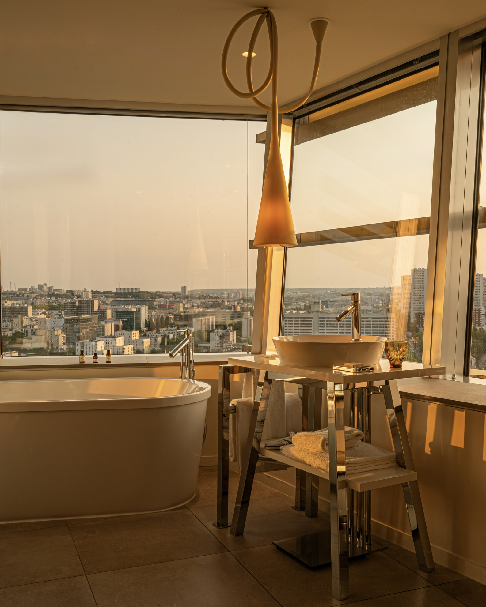 1EF1CE4D-BFD3-48B5-89F0-DC75E95AE7D9_1_102_a